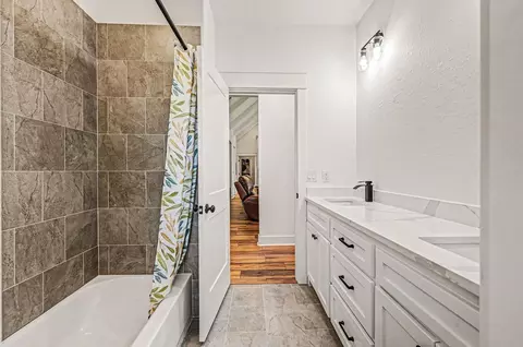 Bath - 444 Mill Rd, Angleton, TX 77515 photo 6 of 6