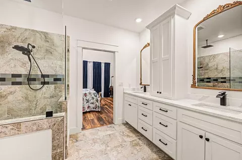 Bath - 444 Mill Rd, Angleton, TX 77515 photo 1 of 6