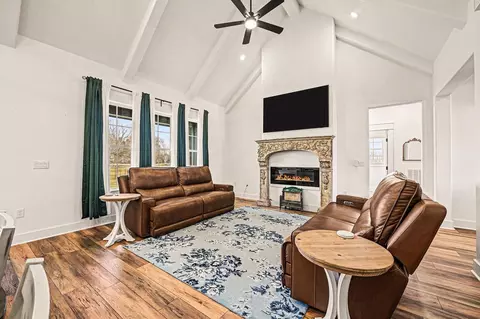 Living - 444 Mill Rd, Angleton, TX 77515 photo 2 of 3