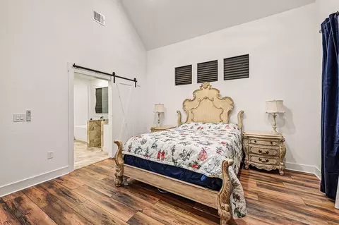 Bedroom - 444 Mill Rd, Angleton, TX 77515 photo 5 of 7
