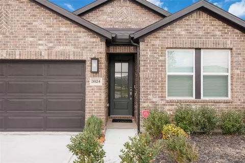 3024 Daw Boardwalk Dr, La Porte, TX 77571