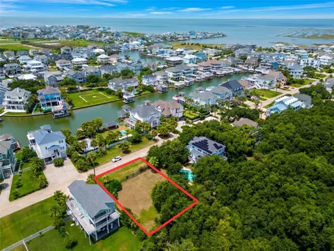 3435 Eckert Dr, Galveston, TX 77554