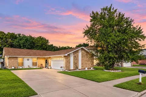 3006 Sandpiper Dr, Baytown, TX 77521