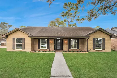 9623 Hearthwood Dr, Houston, TX 77040
