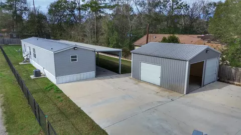 21246 White Oak Dr, Conroe, TX 77306