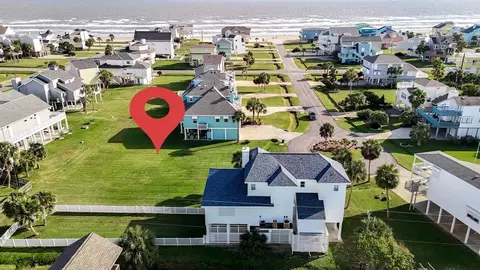 4106 Ghost Crab Ln, Galveston, TX 77554