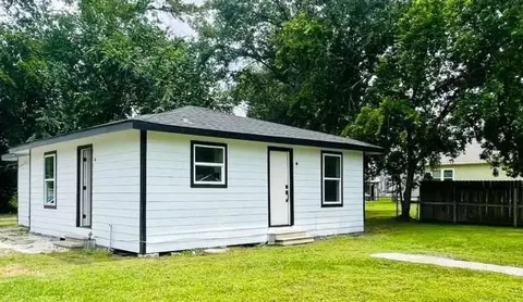 9110 Heatherside St, Houston, TX 77016