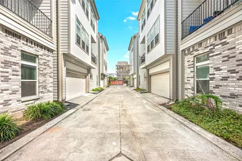 5823 Fairdale Ln #C, Houston, TX 77057