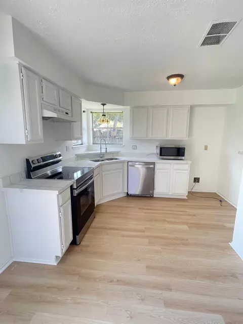 Kitchen - 2710 Elder Rd, Katy, TX 77493 photo 3 of 4