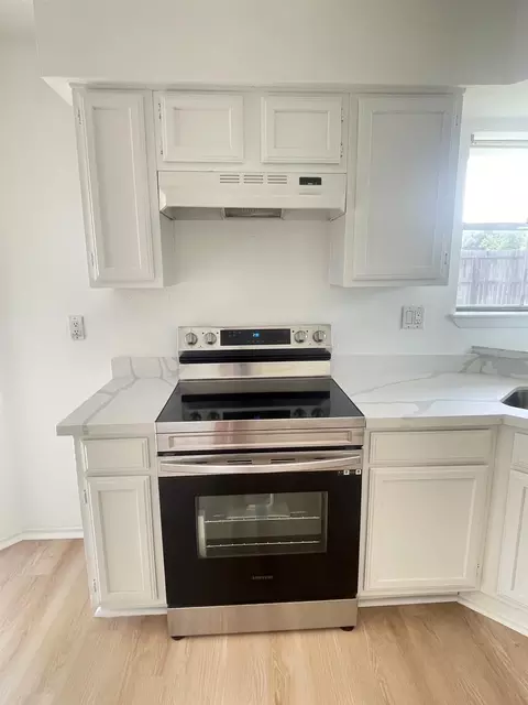 Kitchen - 2710 Elder Rd, Katy, TX 77493 photo 2 of 4