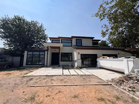 8005 Ridgeview Dr, Houston, TX 77055