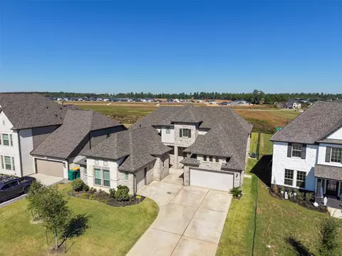 225 Peninsula Point Dr, Montgomery, TX 77356