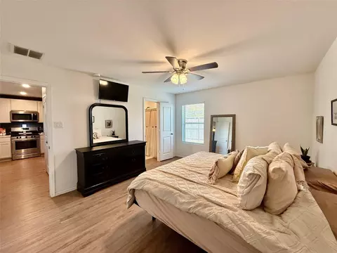 Bedroom - 216 Bennett Loop, Angleton, TX 77515 photo 4 of 5