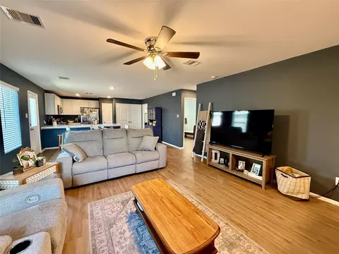 Living - 216 Bennett Loop, Angleton, TX 77515 photo 2 of 3