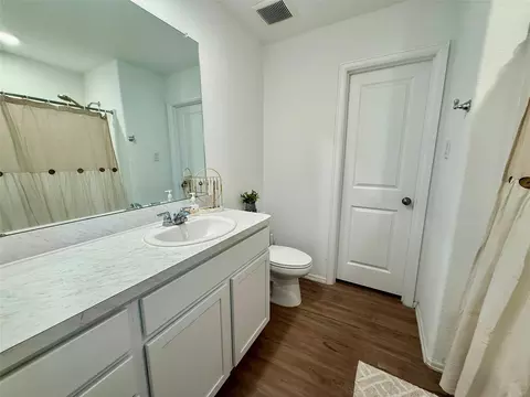 Bath - 216 Bennett Loop, Angleton, TX 77515 photo 2 of 6