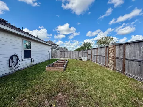Exterior - 216 Bennett Loop, Angleton, TX 77515 photo 6 of 11