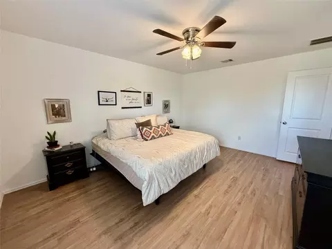 Bedroom - 216 Bennett Loop, Angleton, TX 77515 photo 2 of 5