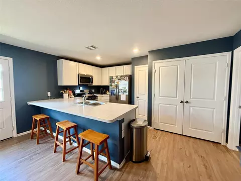 Kitchen - 216 Bennett Loop, Angleton, TX 77515 photo 4 of 4