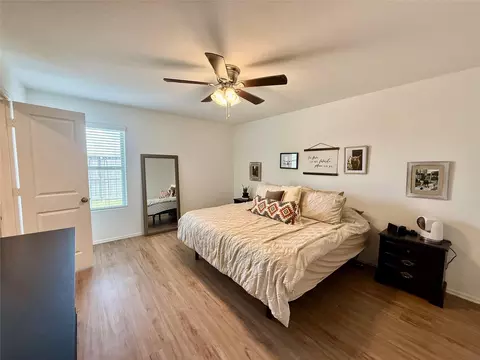 Bedroom - 216 Bennett Loop, Angleton, TX 77515 photo 1 of 5