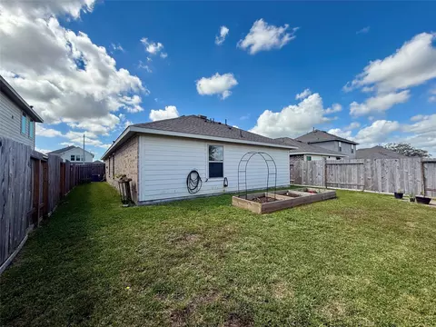 Exterior - 216 Bennett Loop, Angleton, TX 77515 photo 5 of 11
