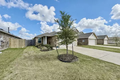 Exterior - 216 Bennett Loop, Angleton, TX 77515 photo 10 of 11