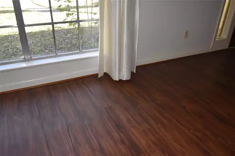 308 Edgewood St, League City, TX 77573