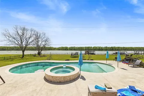 Exterior - 174 Lake Front Dr, Trinity, TX 75862 photo 3 of 7