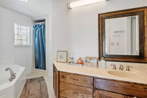 Bath - 6776 Fm 356, Trinity, TX 75862 photo 2 of 4