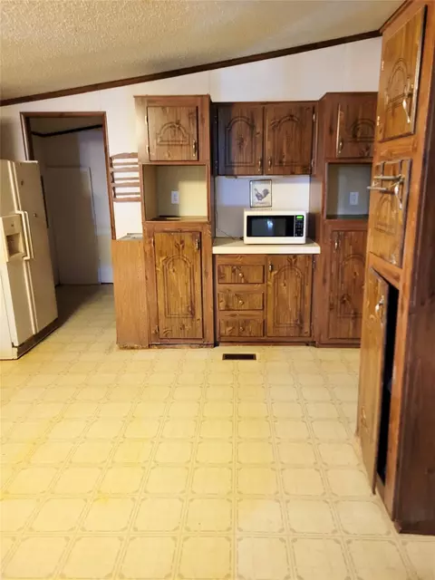 Kitchen - 63 Whippoorwill Ln, Trinity, TX 75862 photo 2 of 3