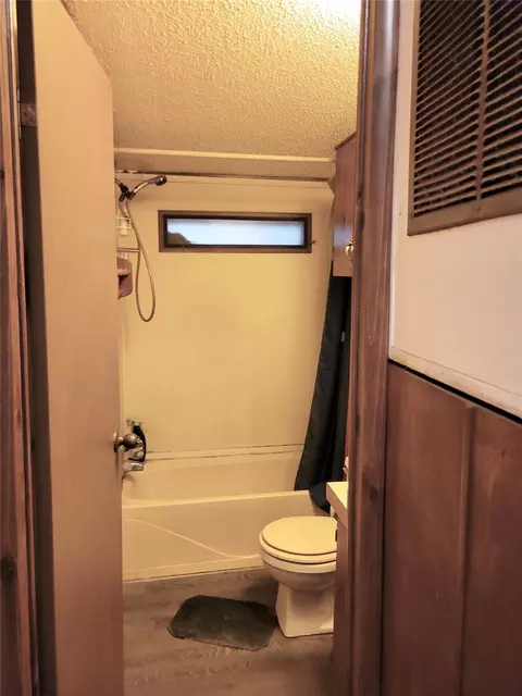 Bath - 63 Whippoorwill Ln, Trinity, TX 75862 photo 2 of 3