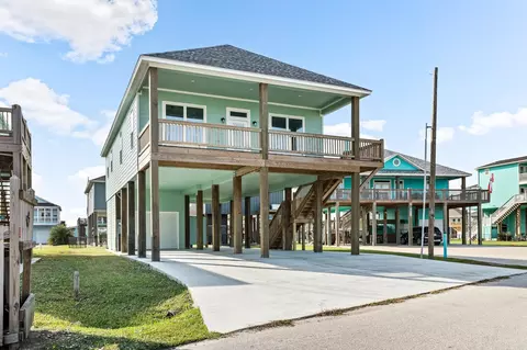 971 Tidelands Dr, Crystal Beach, TX 77650