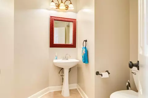 Bath - 458 Mariners Dr, Kemah, TX 77565 photo 1 of 3