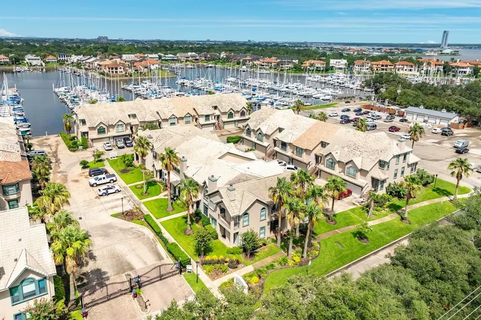 View/Area - 458 Mariners Dr, Kemah, TX 77565 photo 4 of 4