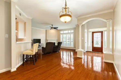 Living - 458 Mariners Dr, Kemah, TX 77565 photo 1 of 6