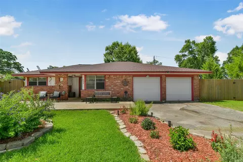 523 Oakdale Ave, Shoreacres, TX 77571