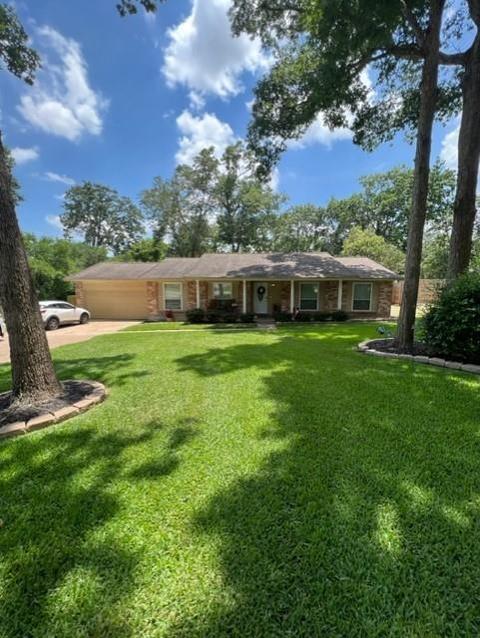 211 Summit Dr, Conroe, TX 77303 photo 1