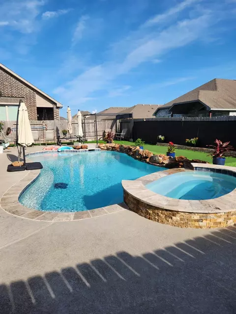 2609 Matterhorn Mist Dr, Rosharon, TX 77583
