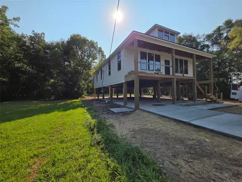 165 Thurman Ave, Bridge City, TX 77611