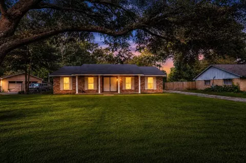 20472 Lakeside Dr, Porter, TX 77365