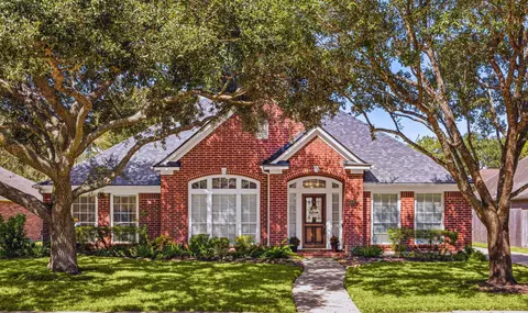 8327 E Copper Village Dr, Houston, TX 77095
