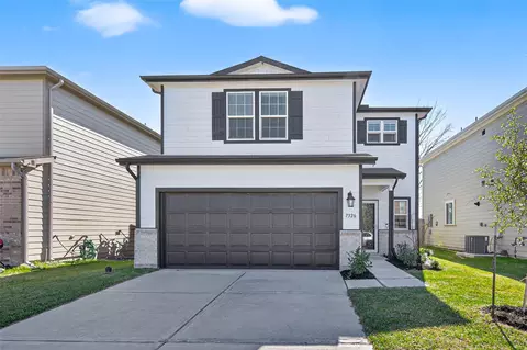 7326 Madison Commons Ln, Houston, TX 77075