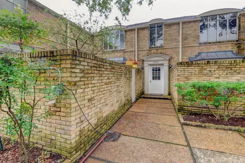 2555 Marilee Ln #4, Houston, TX 77057