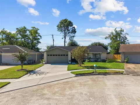 6305 Silver Leaf Dr, League City, TX 77573
