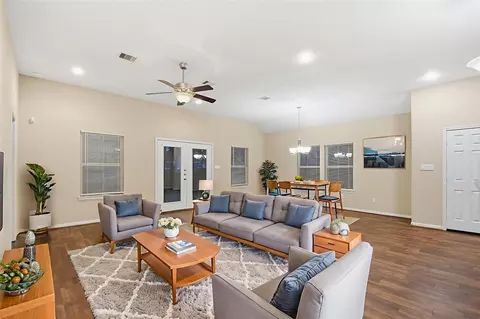 3018 Greenbriar Springs Dr, Houston, TX 77073