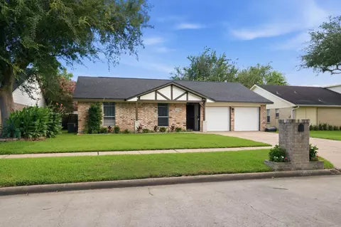 7019 Winding Trace Dr, Houston, TX 77086