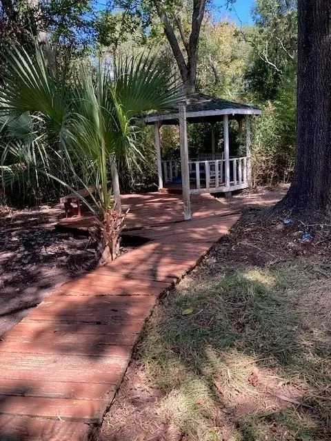 000 Louisiana Ave, Bacliff, TX 77518