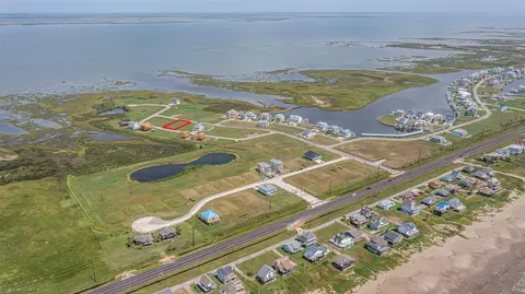 3923 Curlew Dr, Galveston, TX 77554
