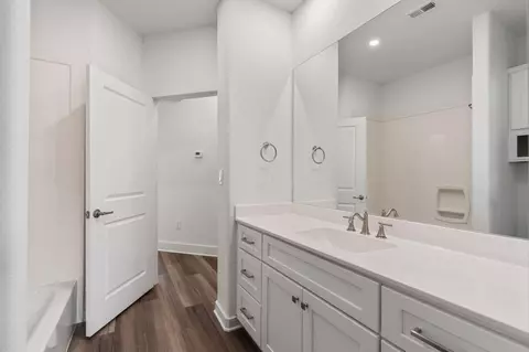 Bath - 2112 Fm 3186 E2 #E2, Onalaska, TX 77360 photo 1 of 5