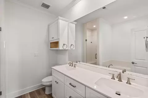 Bath - 2112 Fm 3186 E2 #E2, Onalaska, TX 77360 photo 3 of 5