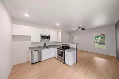 Living - 136 Ash St, Trinity, TX 75862 photo 1 of 5
